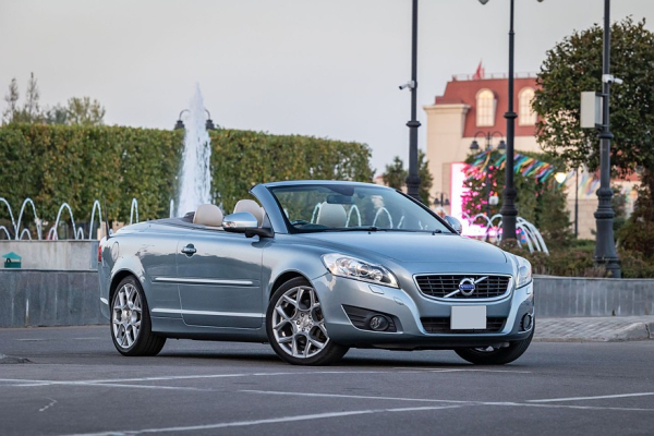 Неправильный швед: опыт владения праворульной Volvo C70 II