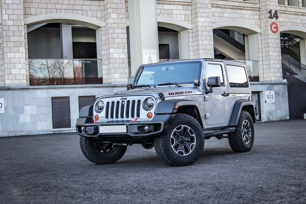 Рок-кроулинг в городских джунглях: опыт владения Jeep Wrangler Rubicon JK