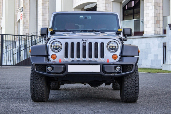 Рок-кроулинг в городских джунглях: опыт владения Jeep Wrangler Rubicon JK