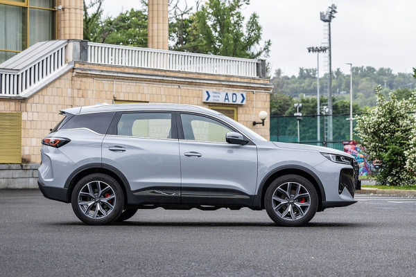 Без Pro и Max: тест-драйв Chery Tiggo 7L
