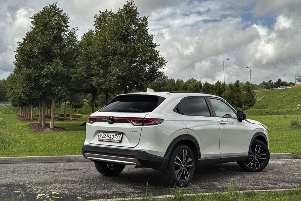 Скромный «японец» за нескромные деньги: тест-драйв Honda Vezel