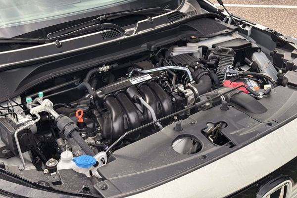 Скромный «японец» за нескромные деньги: тест-драйв Honda Vezel