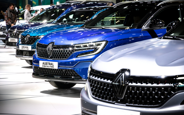 
            Каскад новинок, рост транспортного налога и Aura в такси. Итоги недели
        