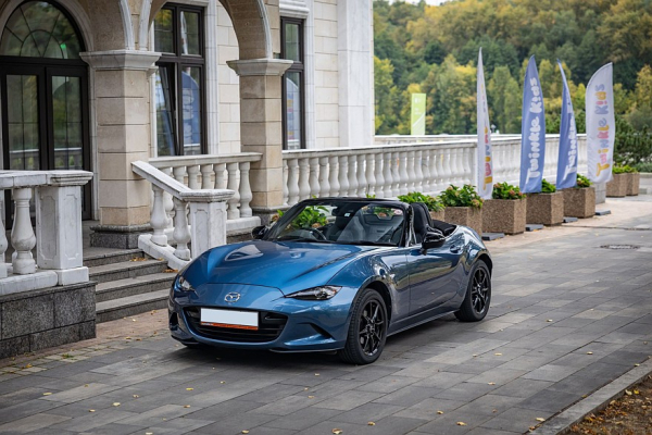 Задний привод, полтора литра и DVD-проигрыватель: опыт владения Mazda Roadster IV (ND) Задний привод, полтора литра и DVD-проигрыватель: опыт владения Mazda Roadster IV (ND)