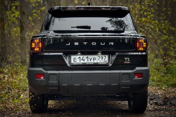 Меньше бутафории, больше смысла: тест-драйв Jetour T1