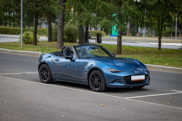 Задний привод, полтора литра и DVD-проигрыватель: опыт владения Mazda Roadster IV (ND) Задний привод, полтора литра и DVD-проигрыватель: опыт владения Mazda Roadster IV (ND)
