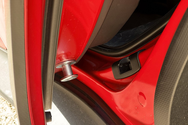 Спортседан в пижаме и галошах: тест-драйв Subaru WRX