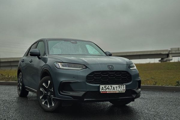 Японский минимализм с европейским лицом: тест-драйв Honda ZR-V