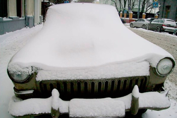 За снег на номерах лишат прав: юрист объяснил признаки «умысла»