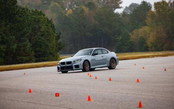 
            Она не боится быть неудобной. Первый тест-драйв новой BMW M2 CS
        
