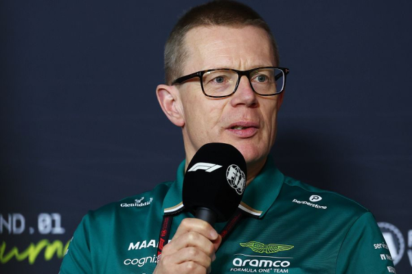 Перестановки в Астон Мартин в Ф-1: Эдриан Ньюи стал руководителем команды, Энди Кауэлл понижен Перестановки в Астон Мартин в Ф-1: Эдриан Ньюи стал руководителем команды, Энди Кауэлл понижен