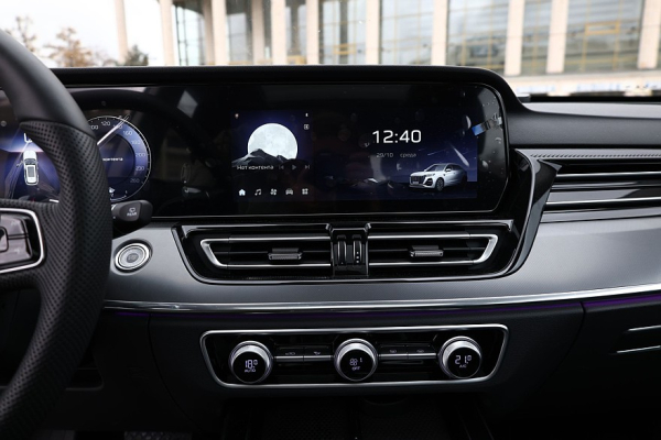 Больше не компромисс: необычный тест-драйв Hongqi HS5