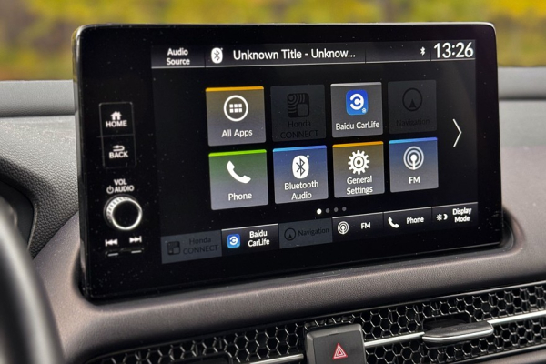 Японский минимализм с европейским лицом: тест-драйв Honda ZR-V