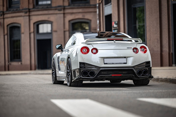 Четырехколесный мотоцикл: опыт владения Nissan GT-R R35 Четырехколесный мотоцикл: опыт владения Nissan GT-R R35