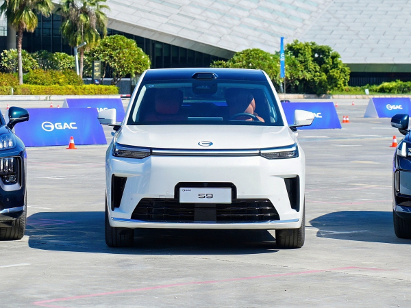 500 сил, чёрный орех и 11 слоёв: первый тест-драйв GAC S9 500 сил, чёрный орех и 11 слоёв: первый тест-драйв GAC S9