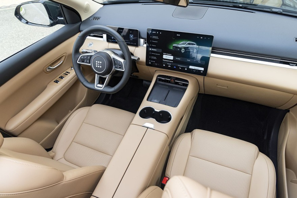 Цыганка в мозгах и оксюморон в оформлении: тест-драйв обновленного Evolute i-Space