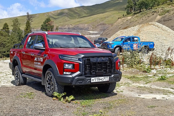 Самоблок, парт-тайм и повышенная прыгучесть: тест-драйв JAC T9 TDi