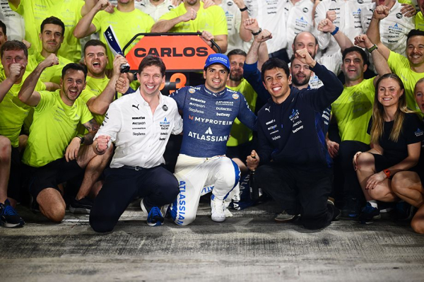 6 интриг Гран-при Абу-Даби Формулы-1: командная тактика в Макларене, разборки середняков и другие 6 интриг Гран-при Абу-Даби Формулы-1: командная тактика в Макларене, разборки середняков и другие