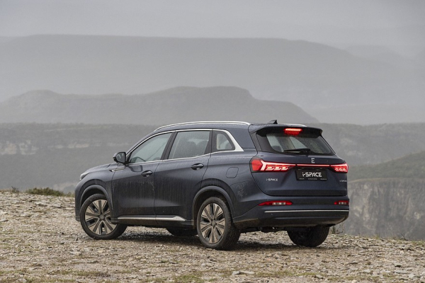 Цыганка в мозгах и оксюморон в оформлении: тест-драйв обновленного Evolute i-Space